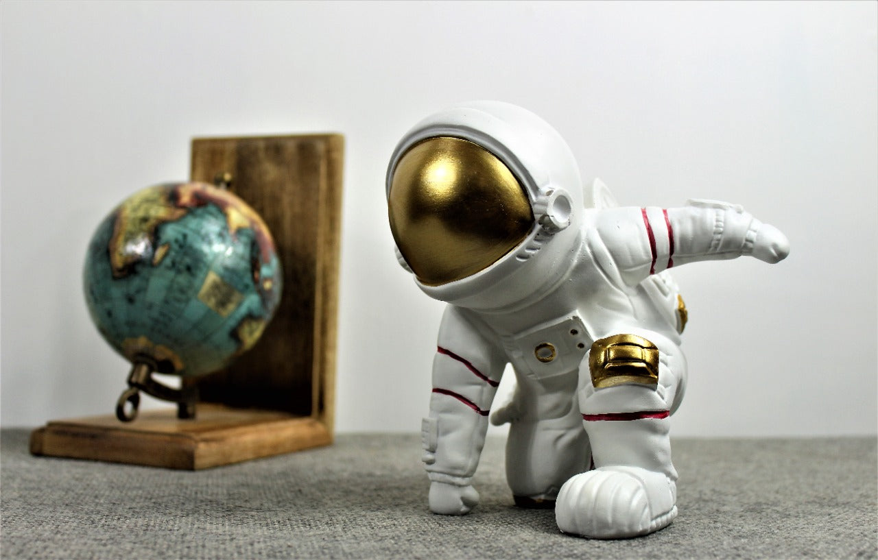 3D Astronaut Kneeling Figure QuirkyStore.in